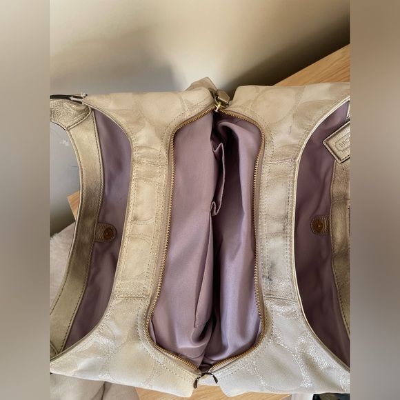 Vintage Coach Madison Soho Hobo Ivory Gold Leather
Trim No. H1294-†20584 - Picture 9 of 12